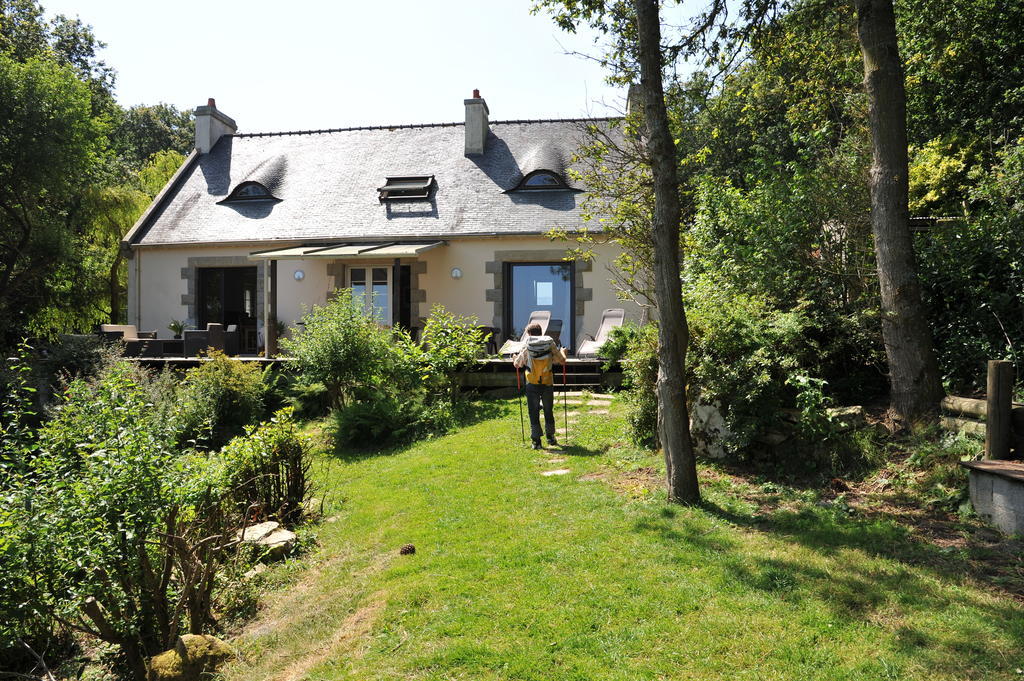 Les Fous De Bassans Bed & Breakfast Poullan-sur-Mer Exterior photo