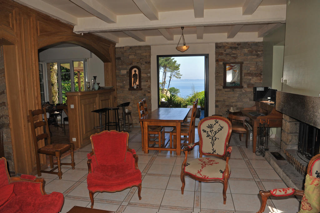 Les Fous De Bassans Bed & Breakfast Poullan-sur-Mer Exterior photo