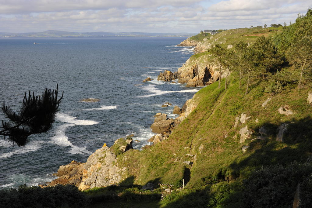 Les Fous De Bassans Bed & Breakfast Poullan-sur-Mer Exterior photo