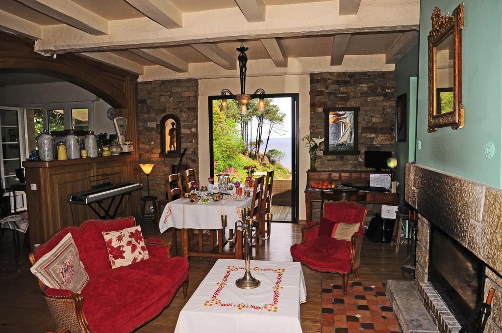 Les Fous De Bassans Bed & Breakfast Poullan-sur-Mer Exterior photo