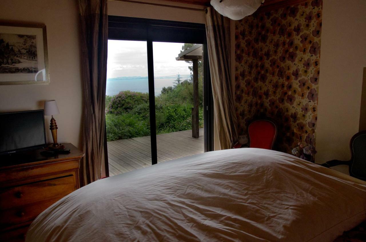 Les Fous De Bassans Bed & Breakfast Poullan-sur-Mer Exterior photo